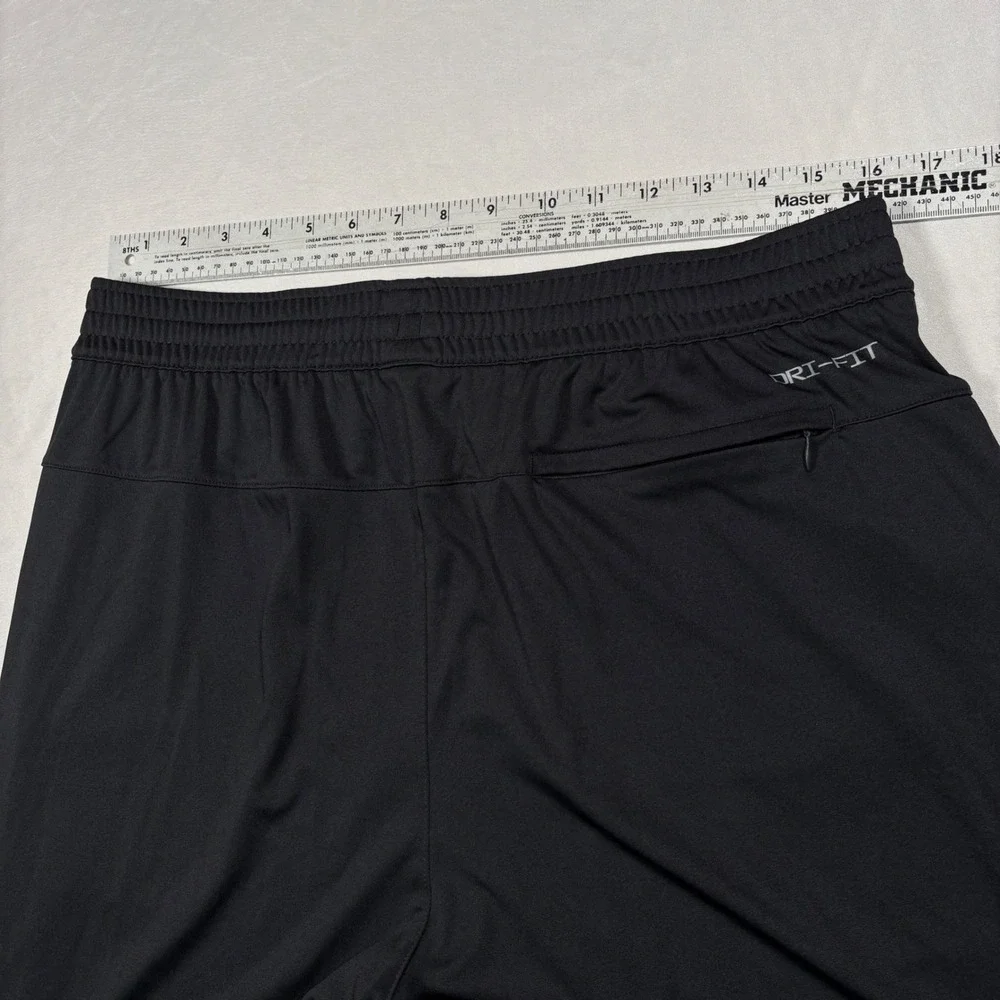 Nike Shorts Mens Large Tall Black Raiders NFL Dri-FIT Athletic Training Gym